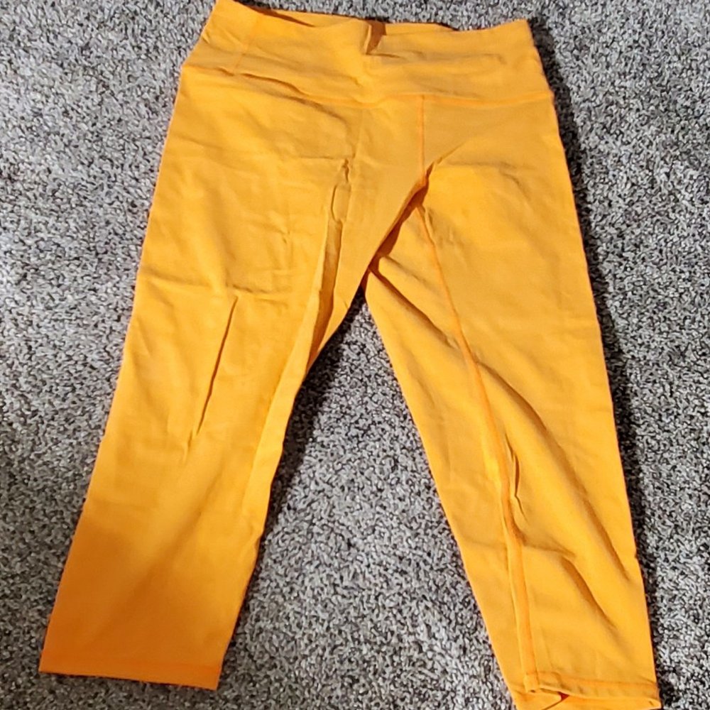 Zyia Orange Brilliant Capri Legging